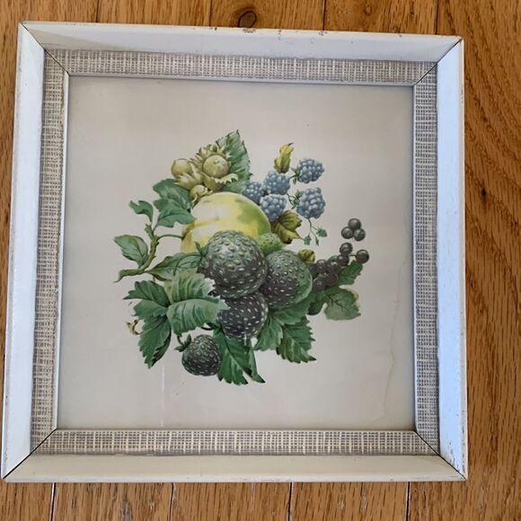 VINTAGE Set of 2 Reliance Industries fruit‎ pictures distressed cream frames 7x7 - Picture 2 of 6
